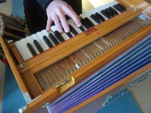 HARMONIUM